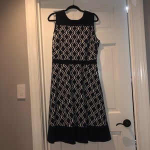 Lands’ end knit navy and white geometric dress